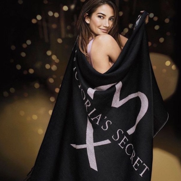 Victoria's Secret Other - Victoria’s Secret Black Cozy Logo Blanket
